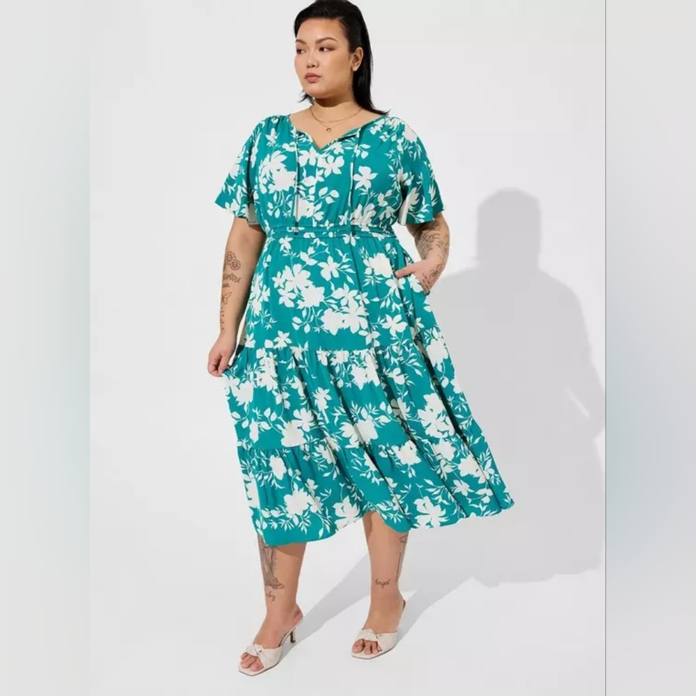 Torrid Tea Length Studio Crepe De Chine Tie Neck Tiered Dress Size 1